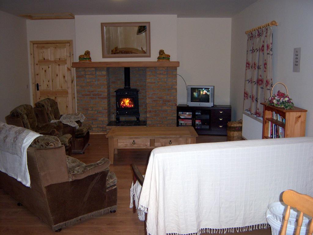 Valley Lodge Room Only Guest House Claremorris Ruang foto